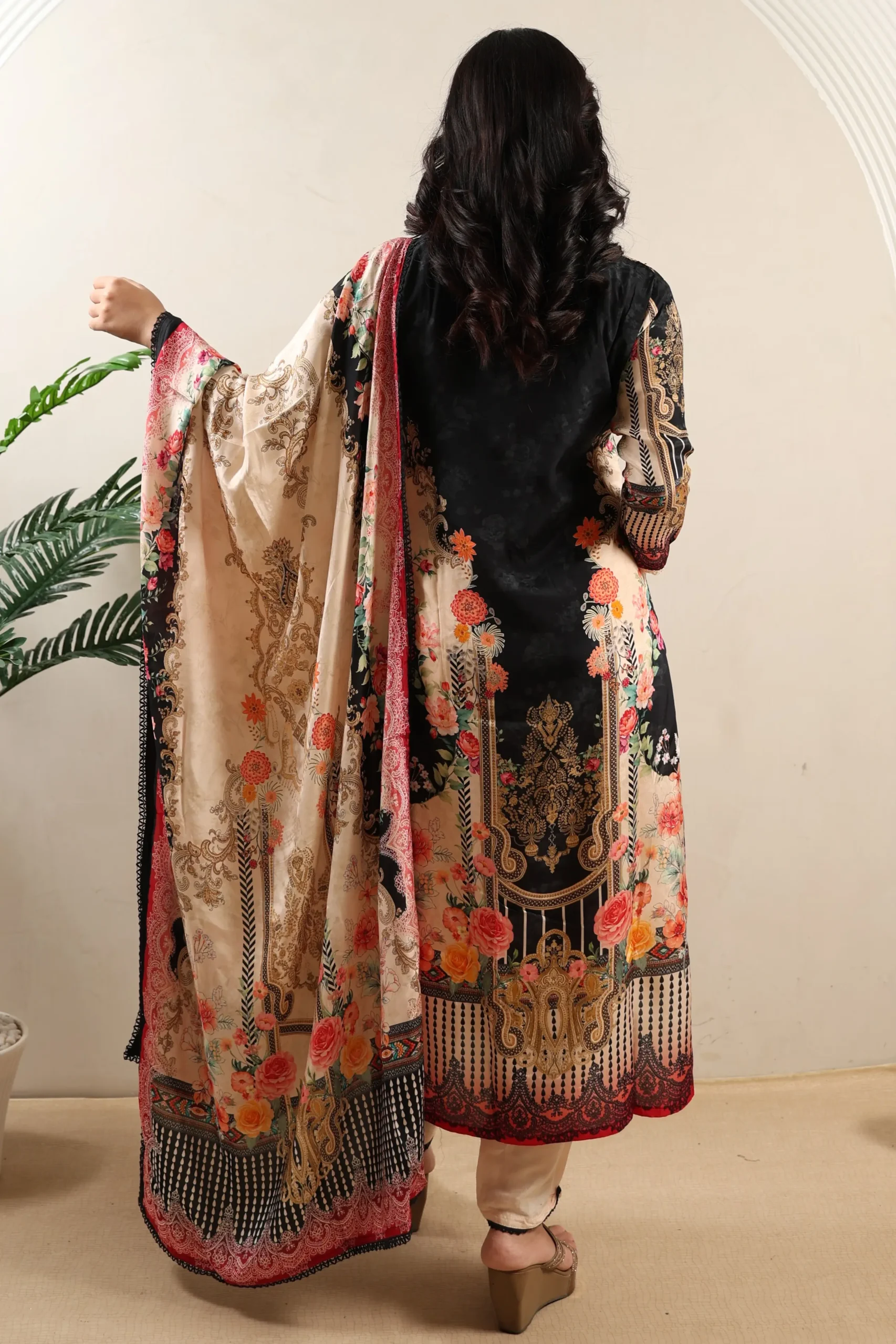 Peach Straight Muslin Suit with Muslin Dupatta - Image 5