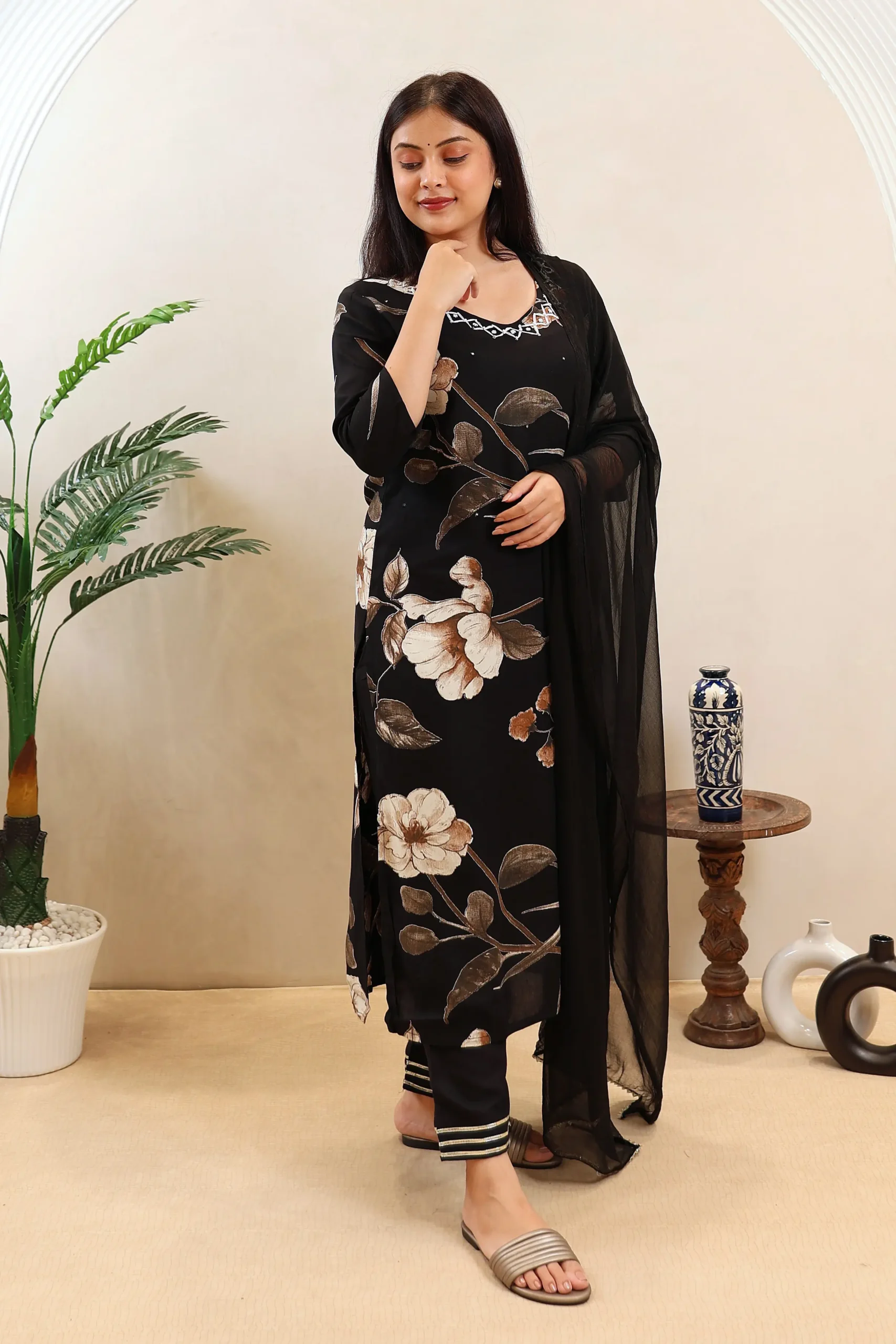 Straight Suit with Cotton Dupatta and Thread Work - Image 4